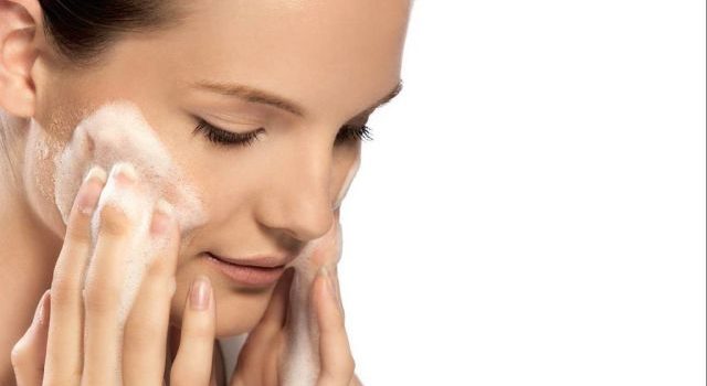 アートメイクを安全に受けるための資格確認と信頼できる施術者選びの重要性 アートメイクを安全に受けるための資格確認と信頼できる施術者選びの重要性